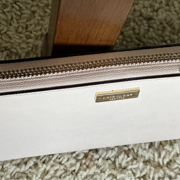 Kate Spade Pale Pink zip wallet - Picture 2 of 4